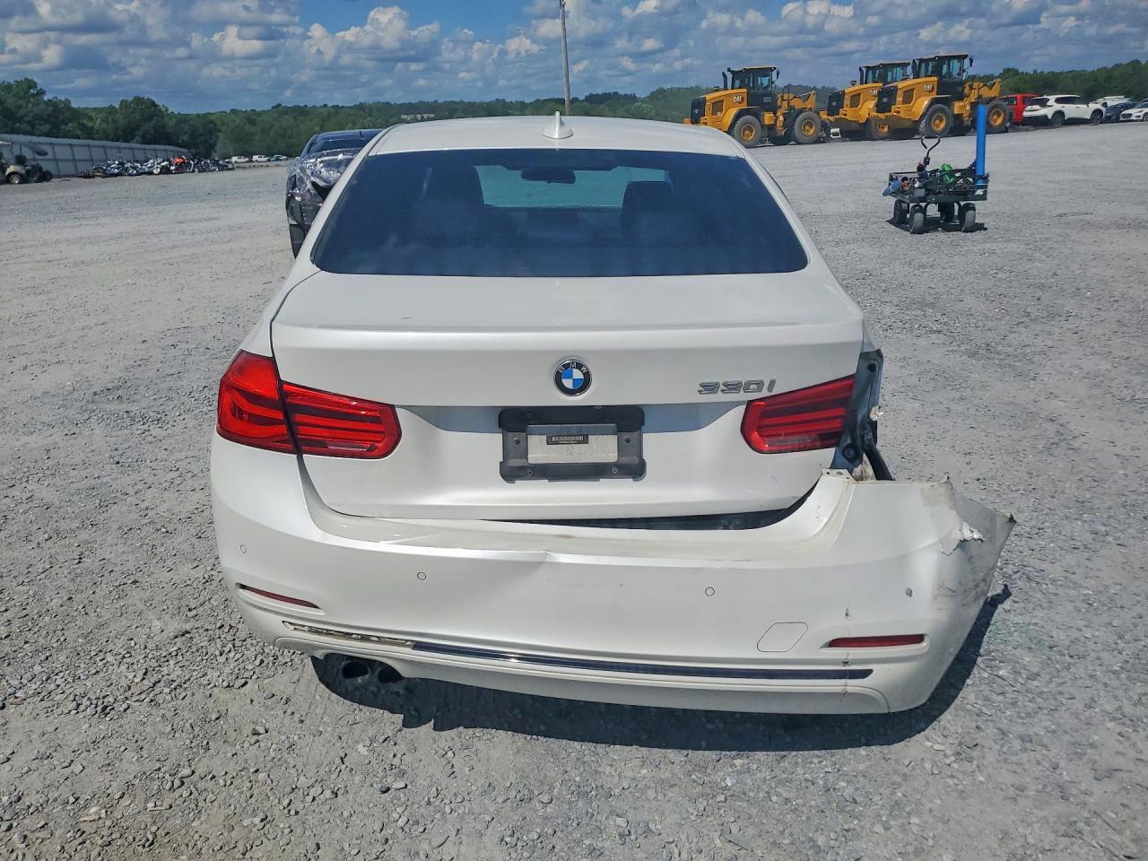 WBA8B9C51JEE80823 2018 BMW 330 photo no. 6