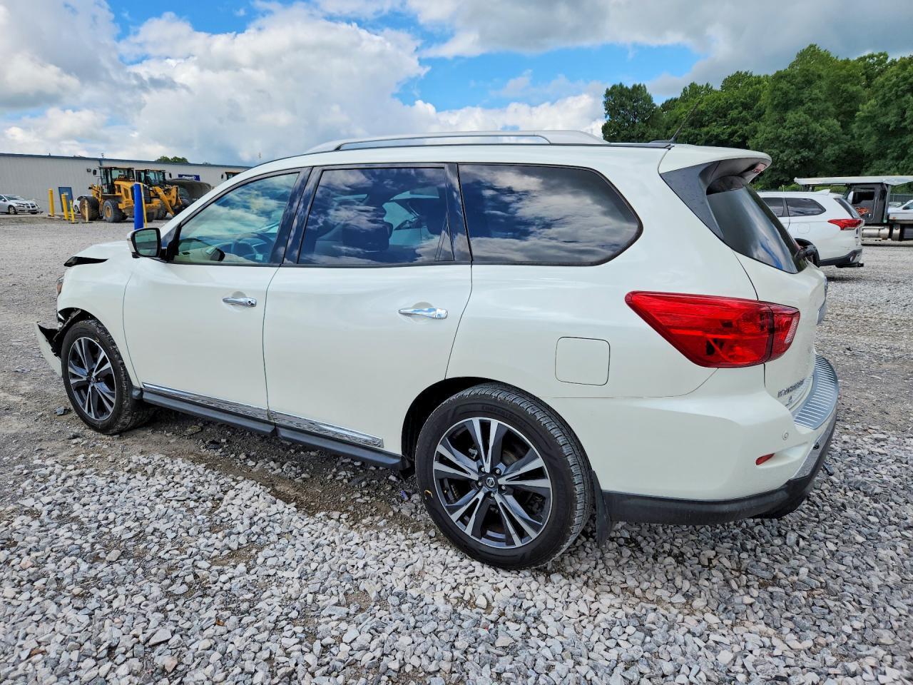 2018 NISSAN PATHFINDER PLATINUM — Фото 2 из 14
