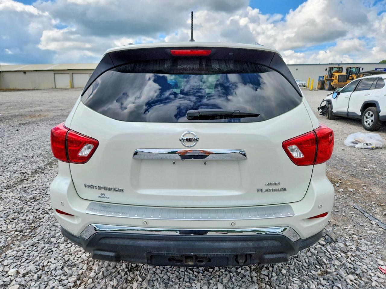 2018 NISSAN PATHFINDER PLATINUM — Фото 6 из 14