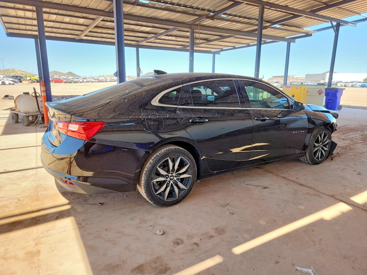 2018 CHEVROLET MALIBU LT — Фото 3 из 12