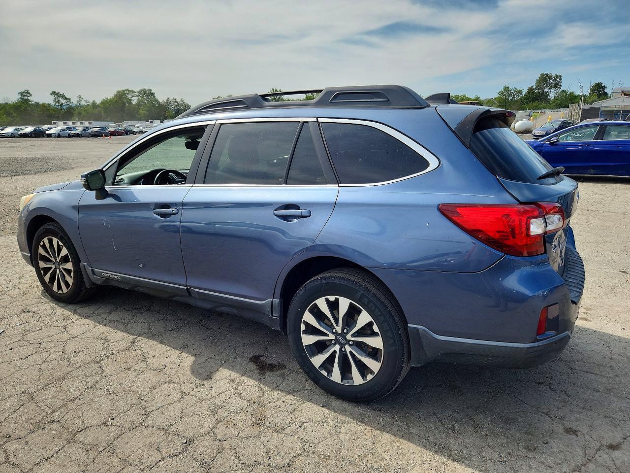 4S4BSANC0H3230963 2017 SUBARU OUTBACK photo no. 2