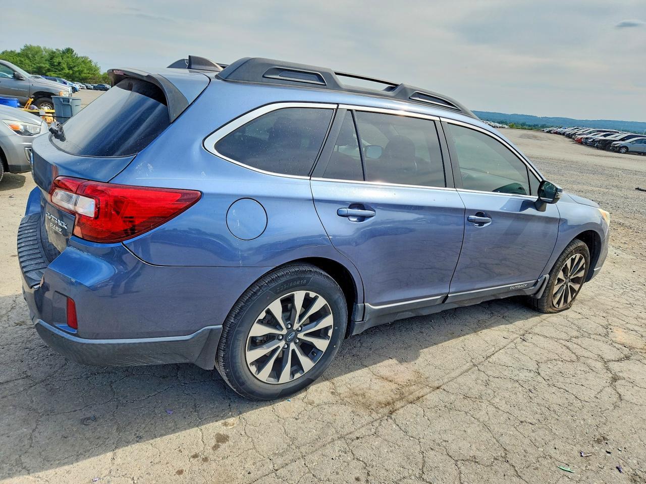 4S4BSANC0H3230963 2017 SUBARU OUTBACK photo no. 3