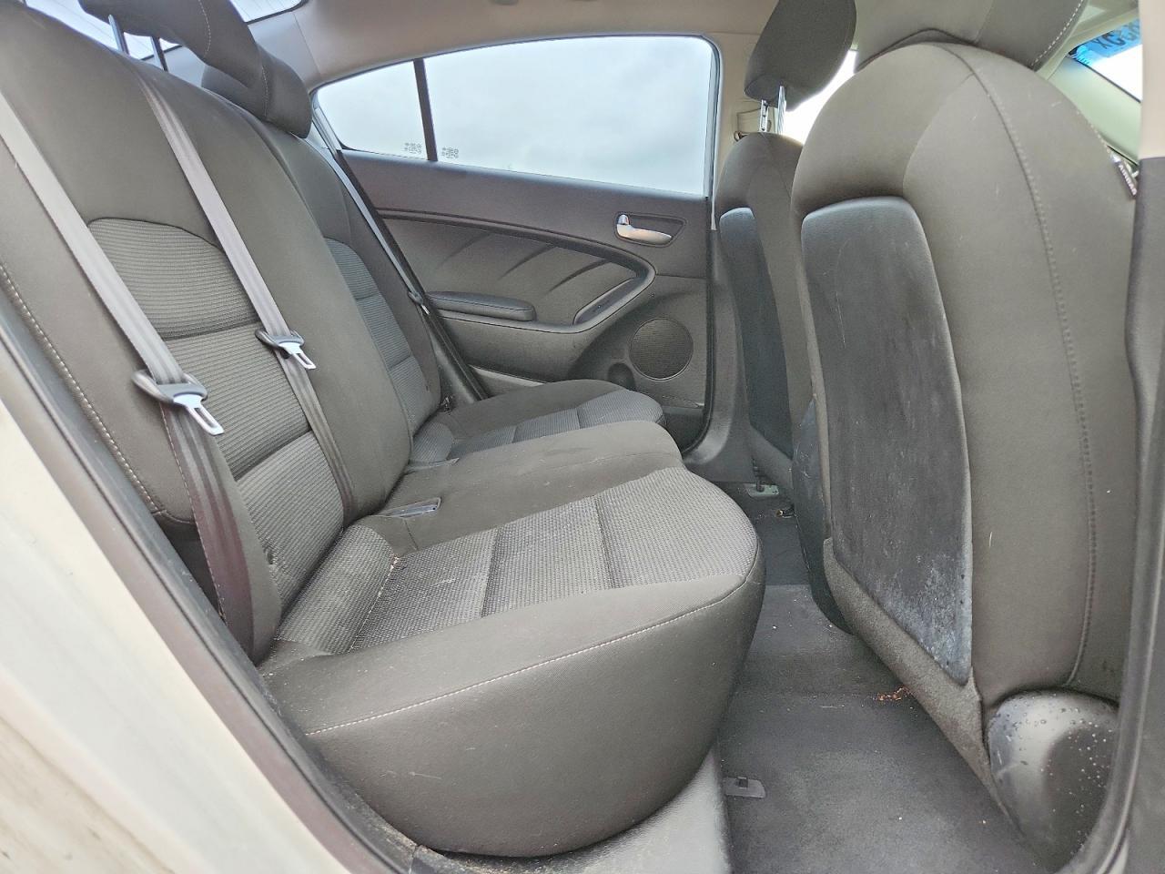 2017 KIA FORTE LX — Фото 10 из 12