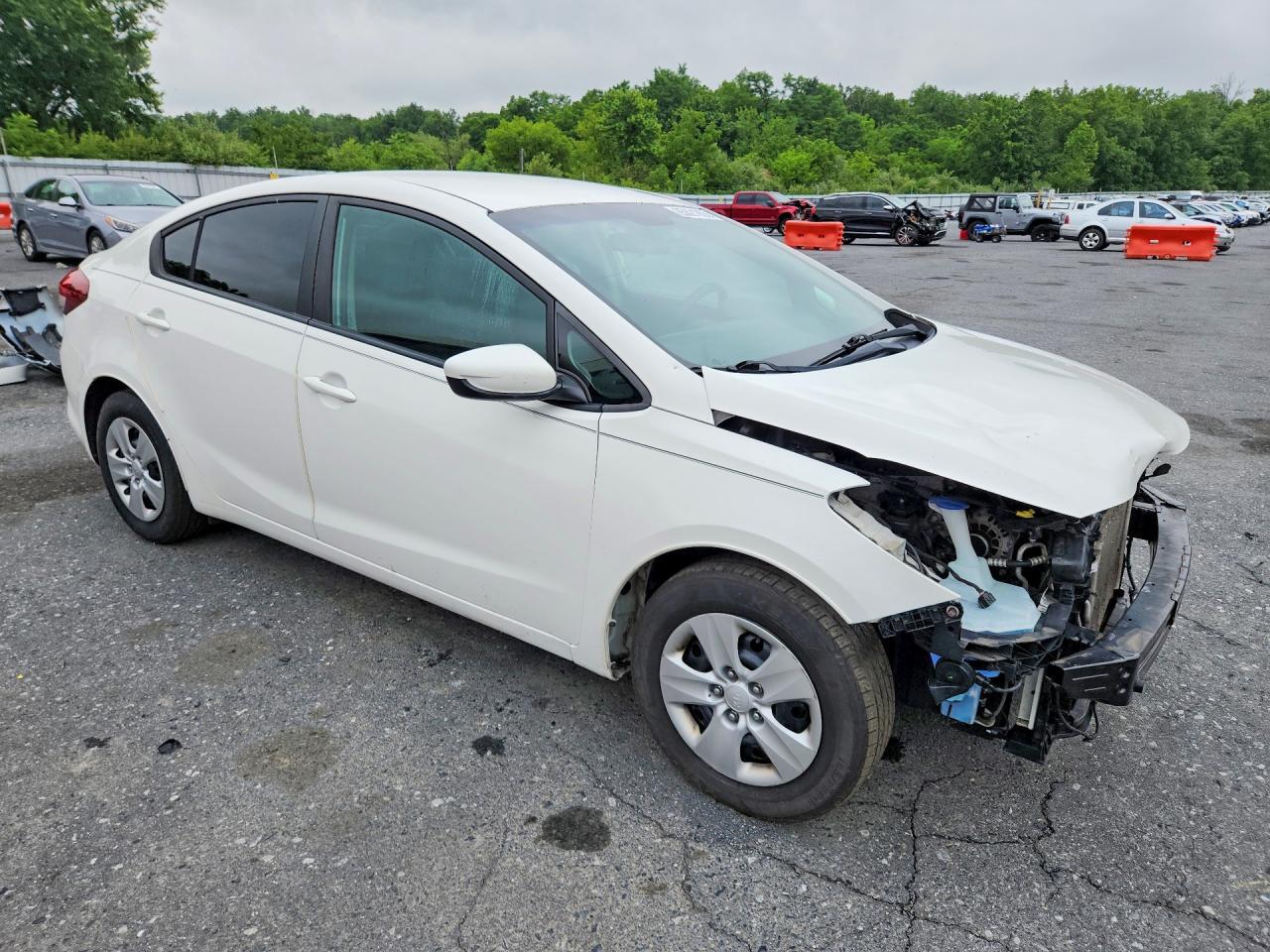2017 KIA FORTE LX — Фото 4 из 12