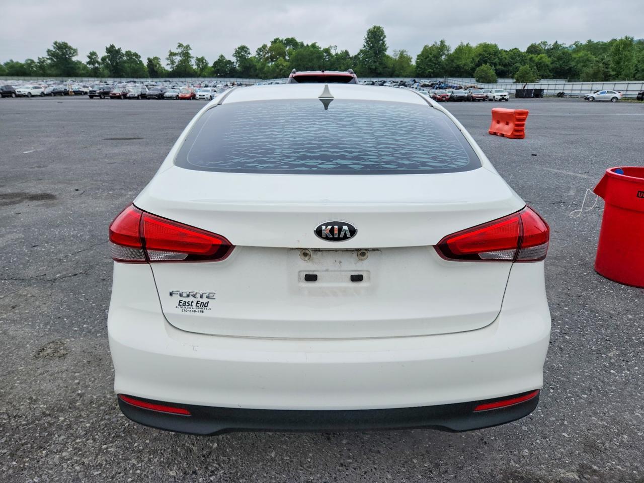 2017 KIA FORTE LX — Фото 6 из 12