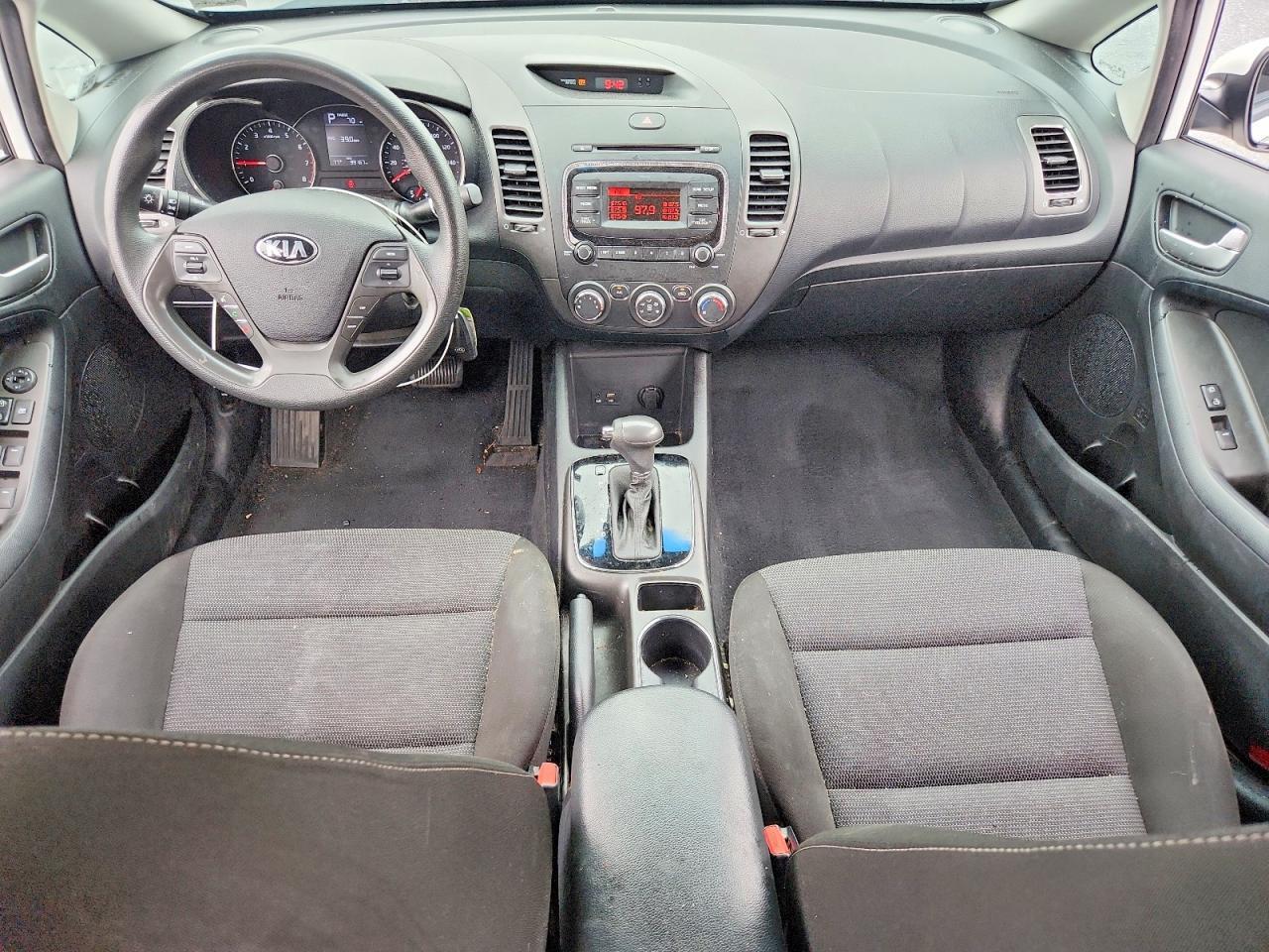 2017 KIA FORTE LX — Фото 8 из 12