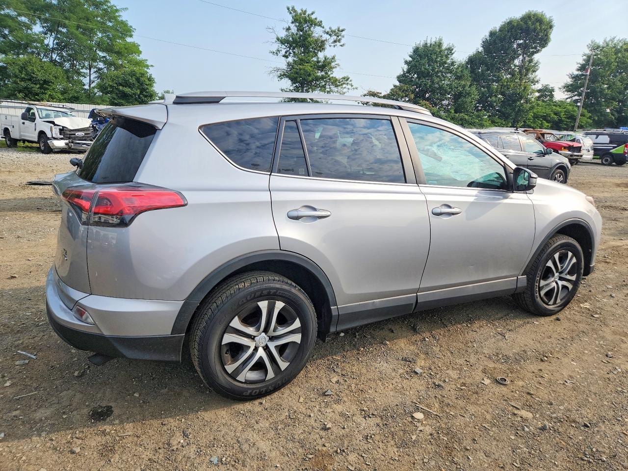 2T3BFREV4HW638842 2017 TOYOTA RAV4 photo no. 3