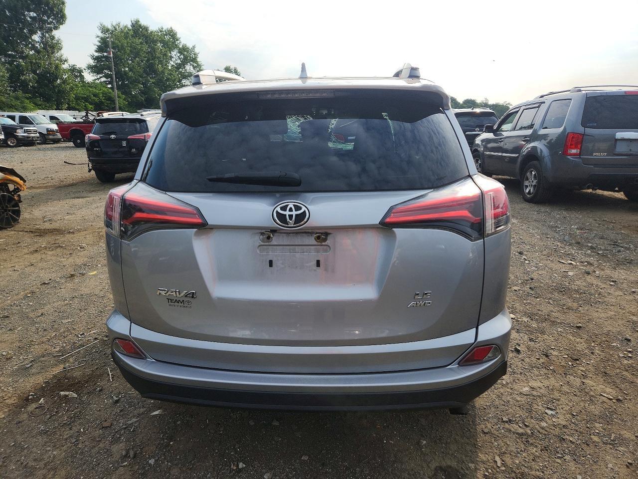 2T3BFREV4HW638842 2017 TOYOTA RAV4 photo no. 6