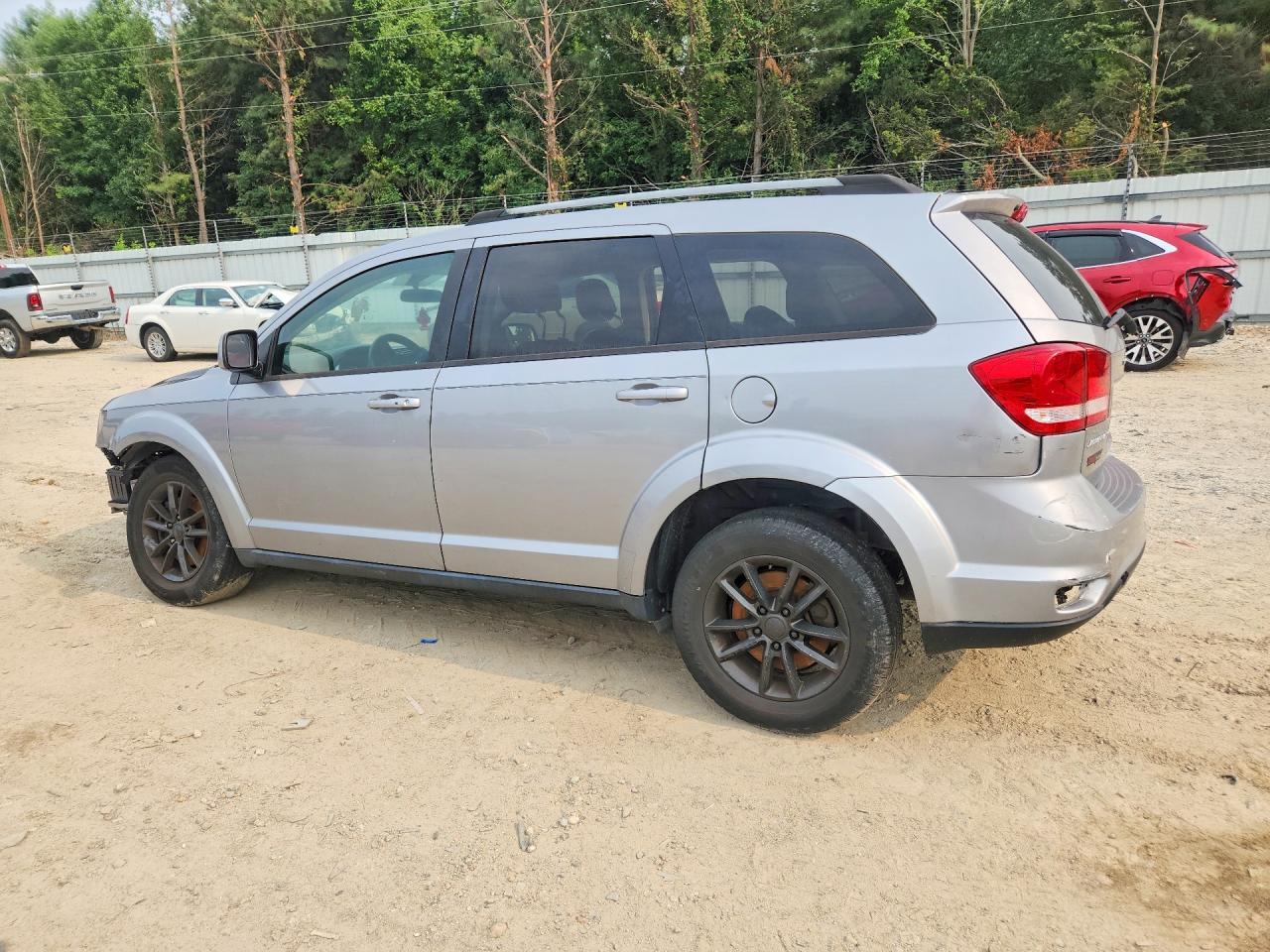 2017 DODGE JOURNEY SXT — Фото 2 из 13