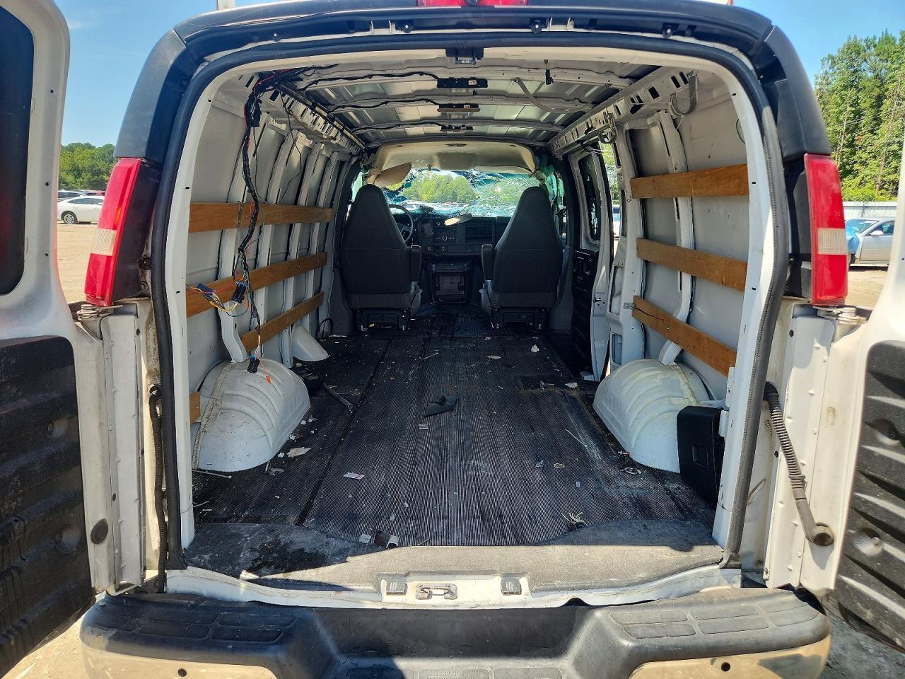 1GTW7AFF2H1903912 2017 GMC SAVANA photo no. 10