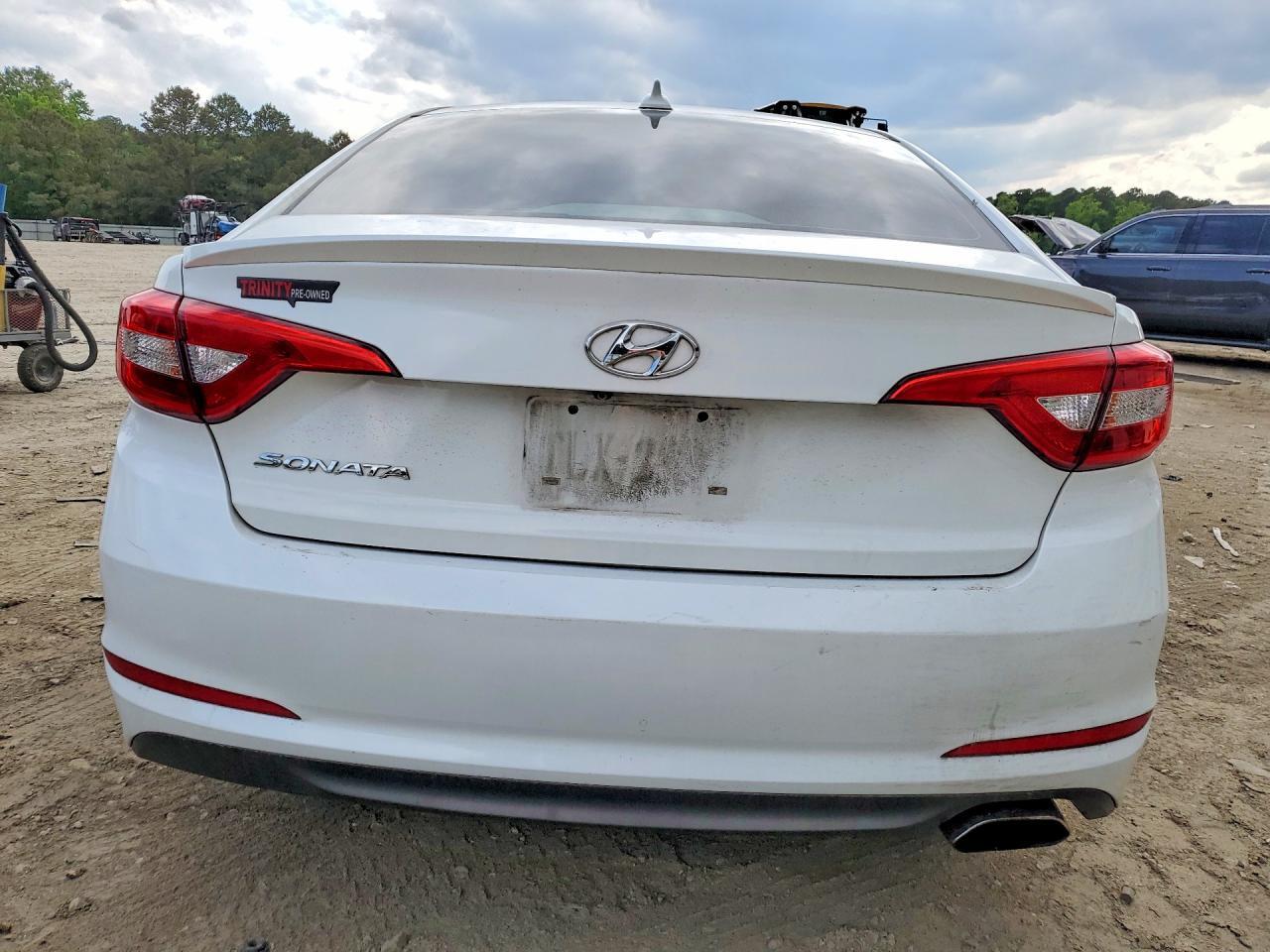 2017 HYUNDAI 260 — Фото 6 из 12