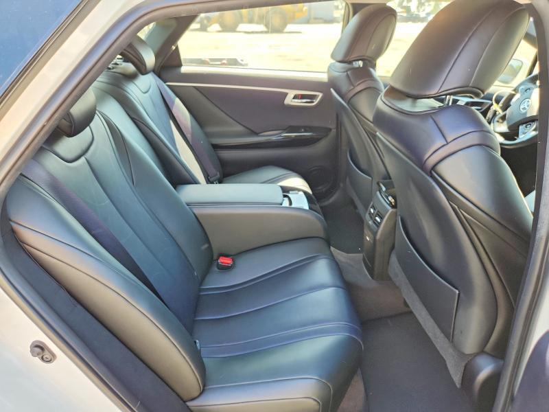 2017 TOYOTA MIRAI BASE — Фото 10 из 12