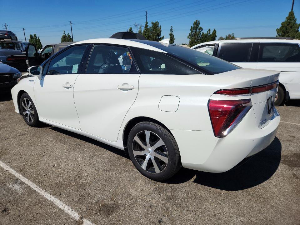 2017 TOYOTA MIRAI BASE — Фото 2 из 12