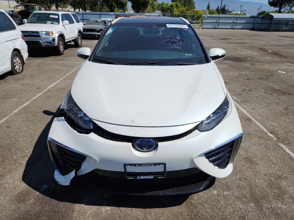 2017 TOYOTA MIRAI BASE — Фото 5 из 12