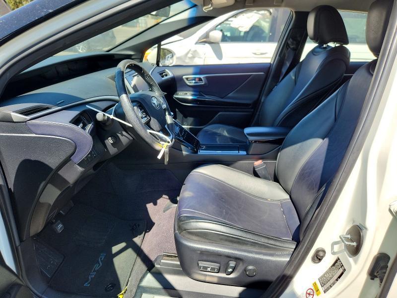 2017 TOYOTA MIRAI BASE — Фото 7 из 12