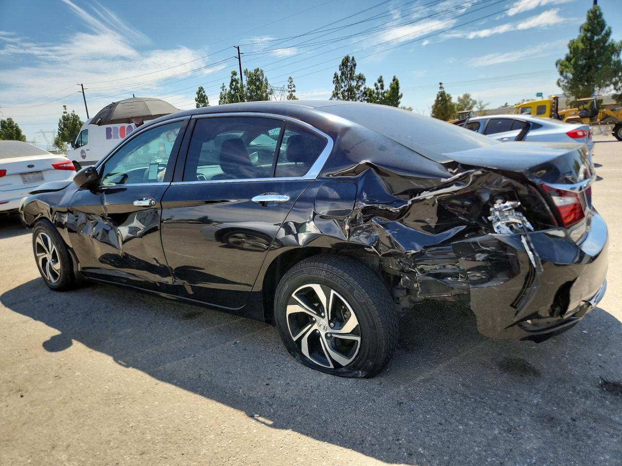 2017 HONDA ACCORD LX — Фото 2 из 12