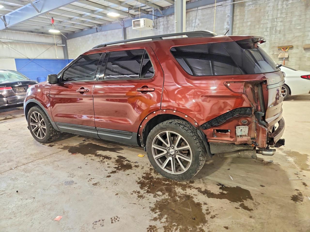 1FM5K8D82FGA25072 2015 FORD EXPLORER photo no. 2