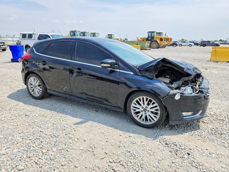 1FADP3N2XHL287887 2017 FORD FOCUS photo no. 4