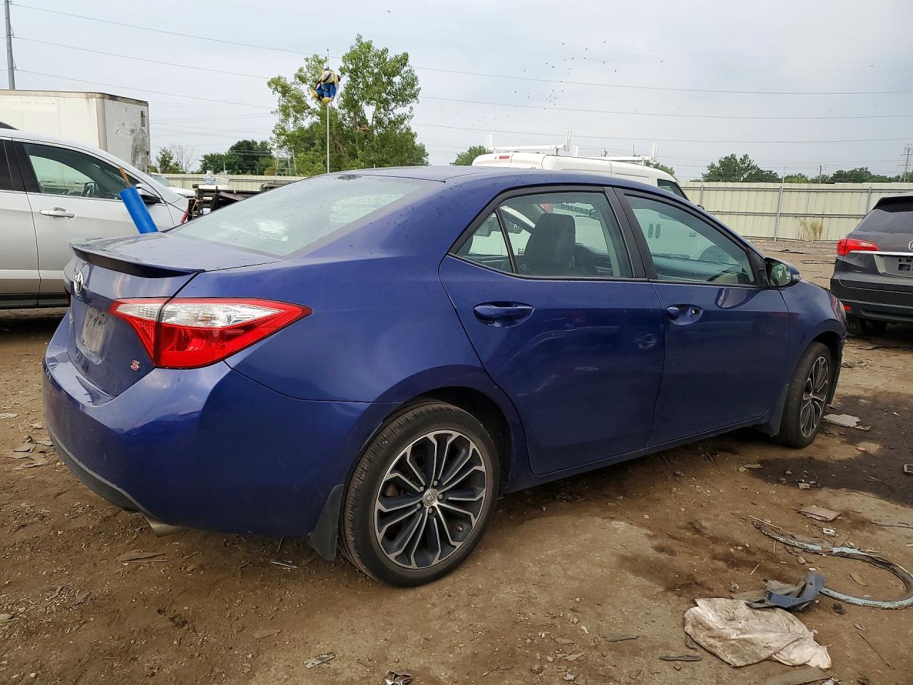 2T1BURHE9FC255102 2015 TOYOTA COROLLA photo no. 3