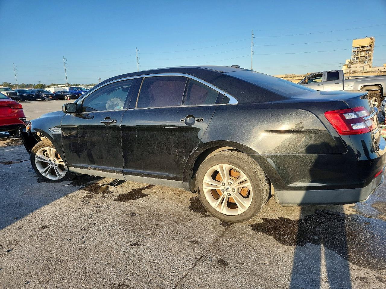 1FAHP2E82FG174859 2015 FORD TAURUS photo no. 2