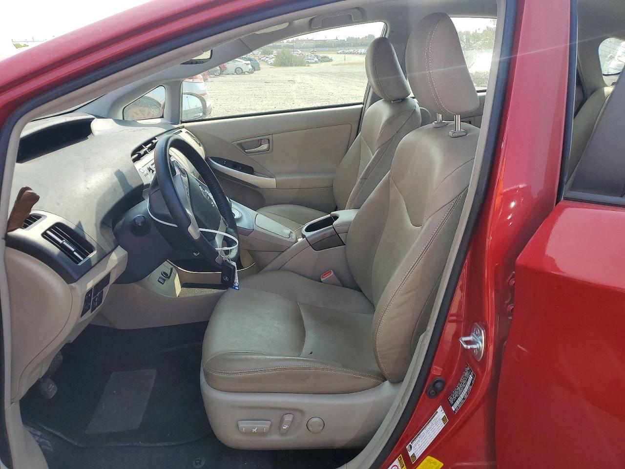 2015 TOYOTA PRIUS FOUR — Фото 7 из 13
