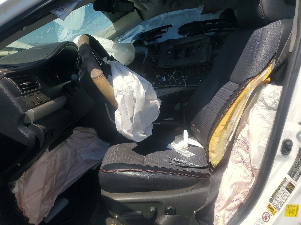 2015 TOYOTA CAMRY SE — Фото 7 из 12