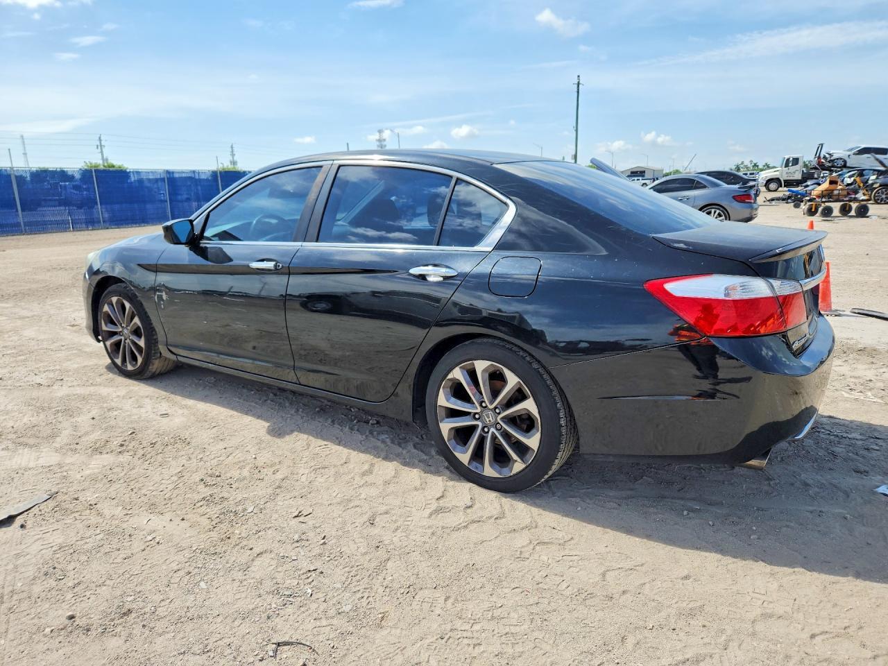 1HGCR2F50EA070392 2014 HONDA ACCORD photo no. 2