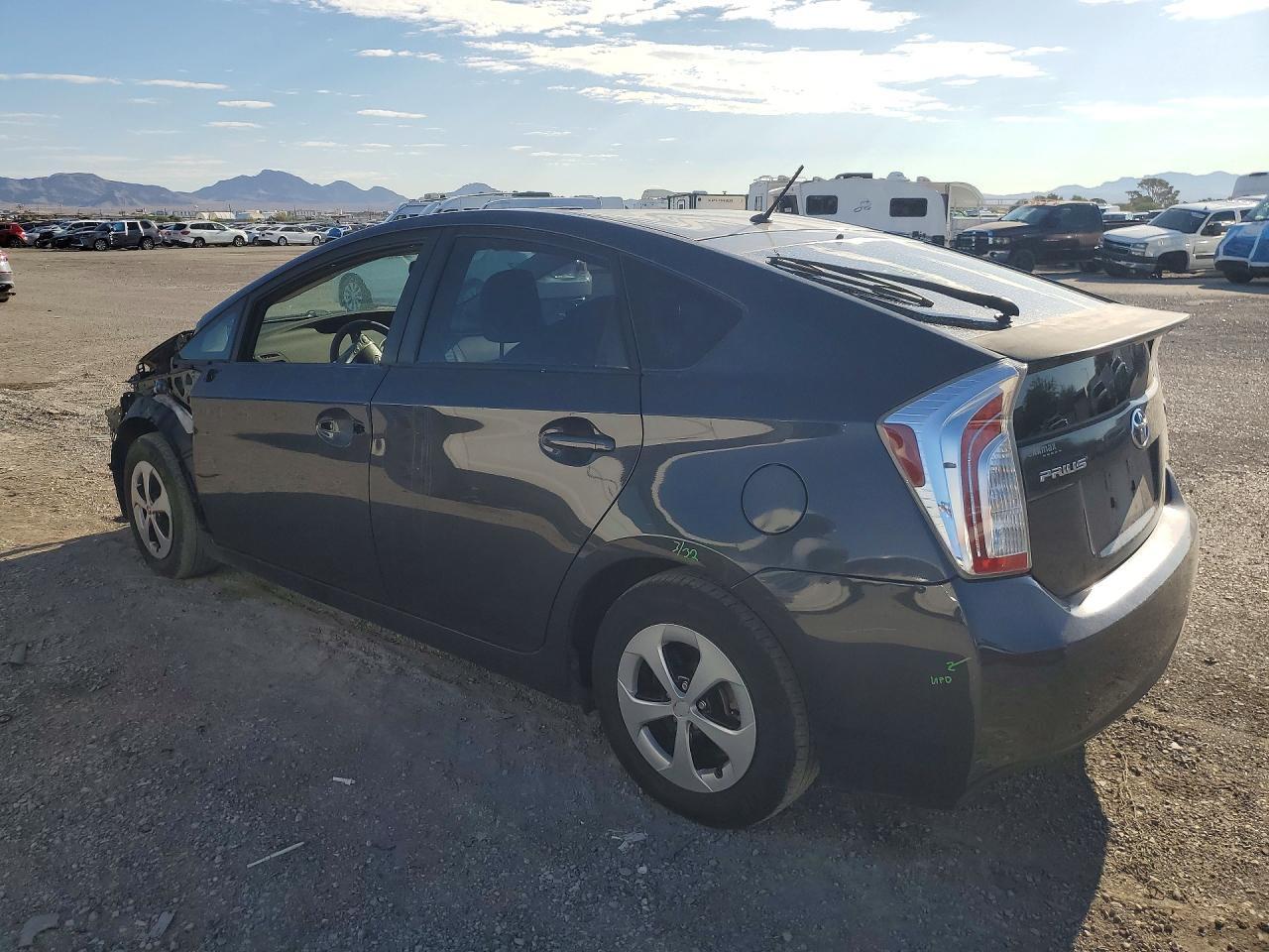 2014 TOYOTA PRIUS TWO — Фото 2 из 14