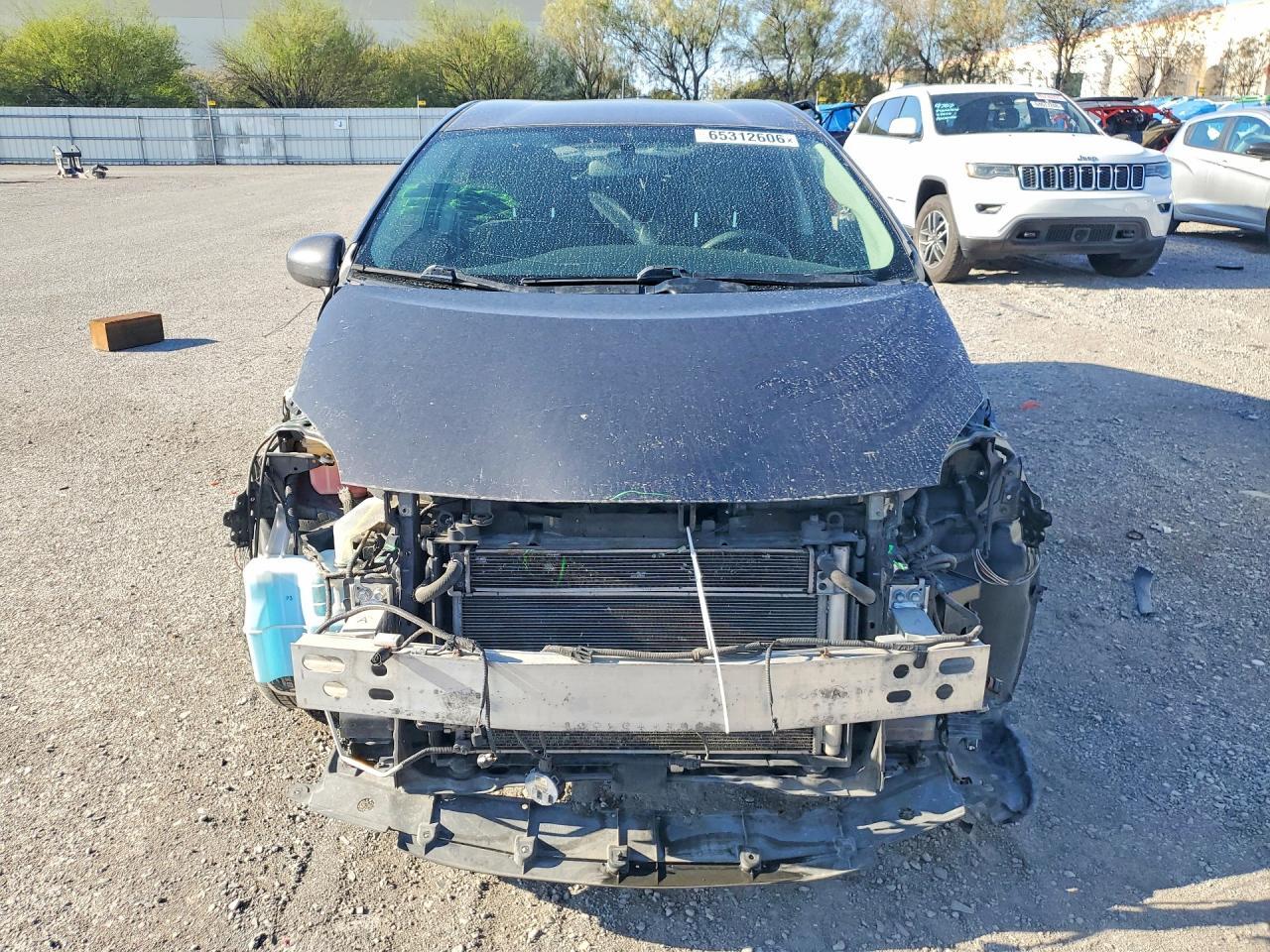 2014 TOYOTA PRIUS TWO — Фото 5 из 14