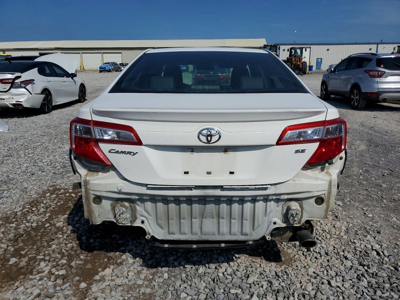 2013 TOYOTA CAMRY SE — Фото 6 из 12