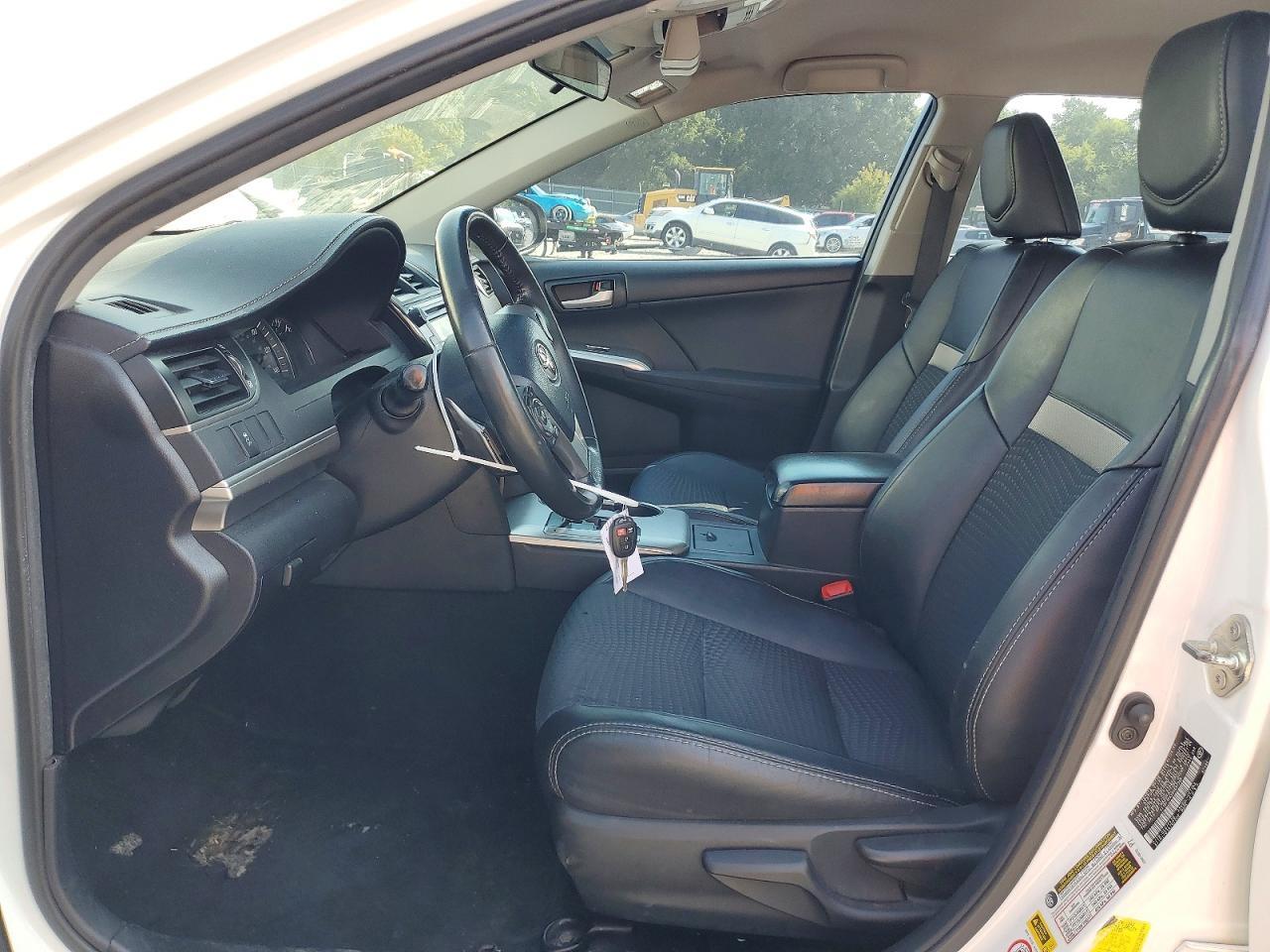 2013 TOYOTA CAMRY SE — Фото 7 из 12