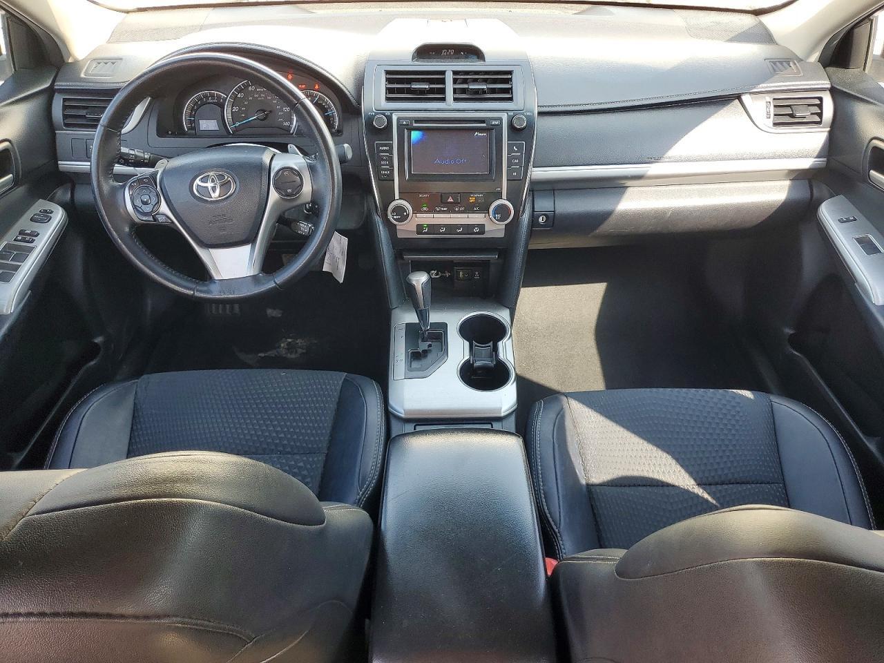 2013 TOYOTA CAMRY SE — Фото 8 из 12