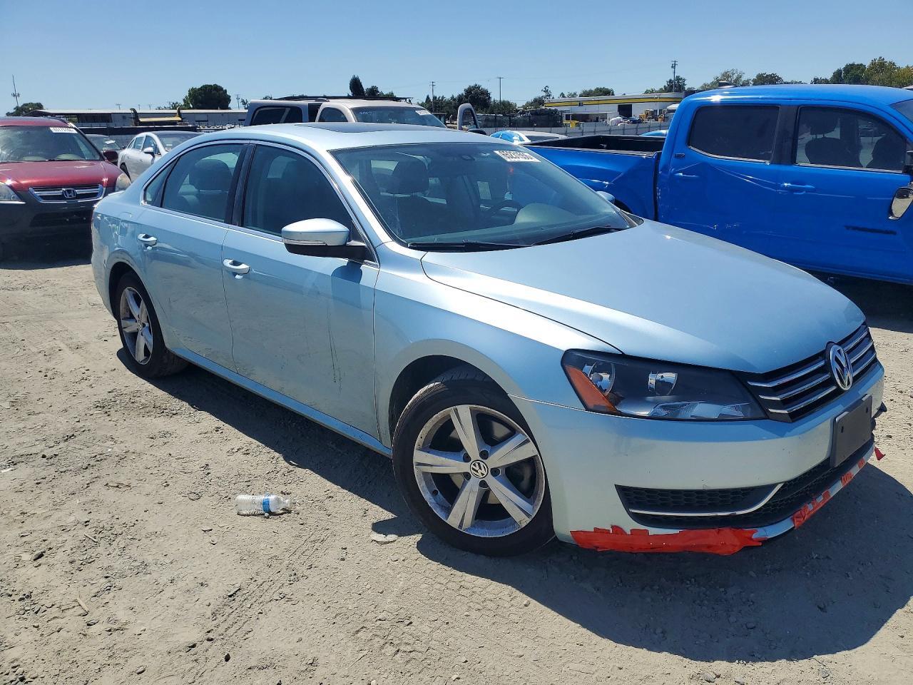 2013 VOLKSWAGEN PASSAT SE — Фото 4 из 12