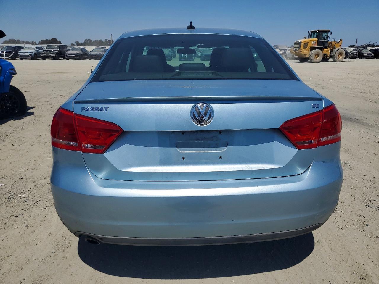2013 VOLKSWAGEN PASSAT SE — Фото 6 из 12