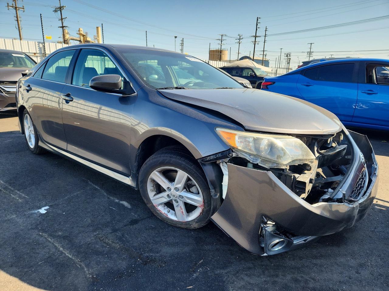 2012 TOYOTA CAMRY SE — Фото 4 из 12