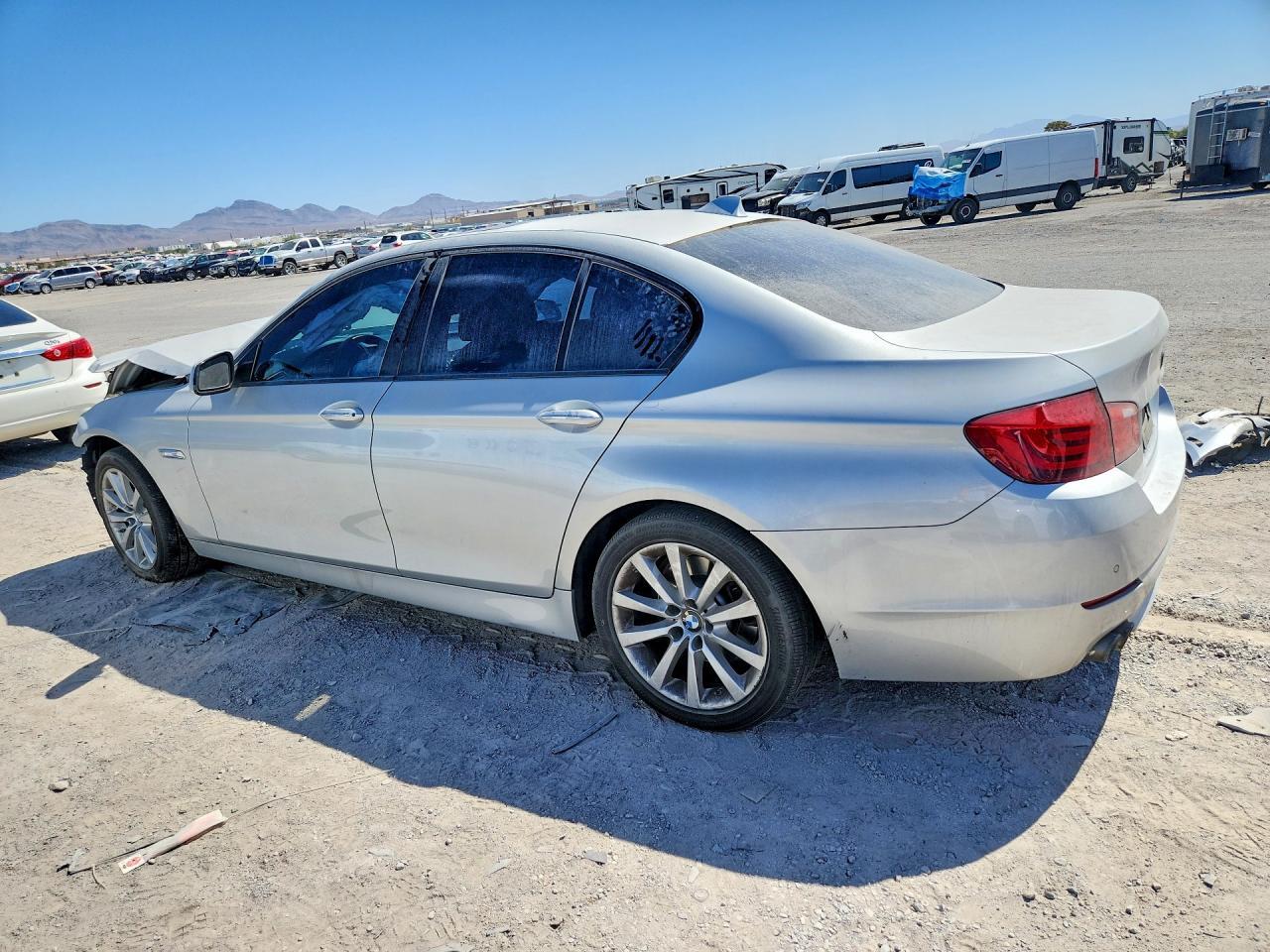 2011 BMW 528 I — Фото 2 из 12