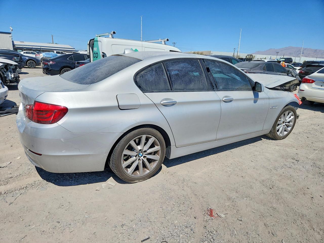 2011 BMW 528 I — Фото 3 из 12