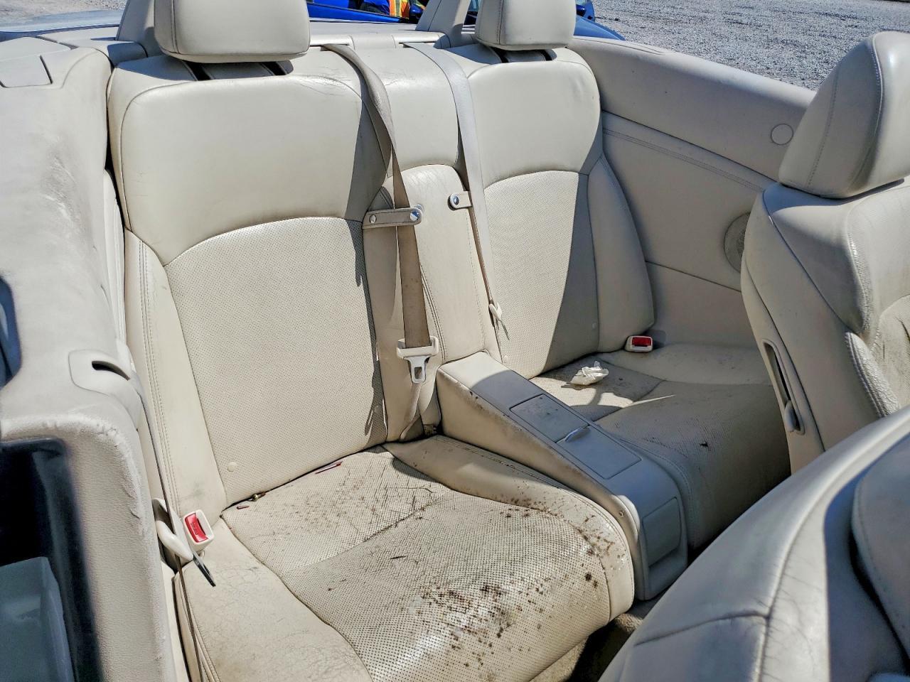 2010 LEXUS IS350 — Фото 10 из 12