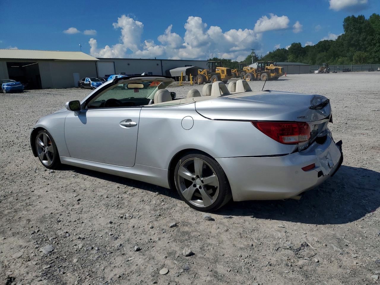 2010 LEXUS IS350 — Фото 2 из 12