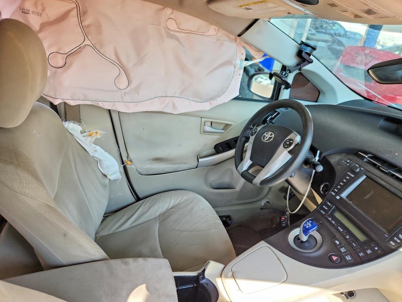 2010 TOYOTA PRIUS III — Фото 7 из 12