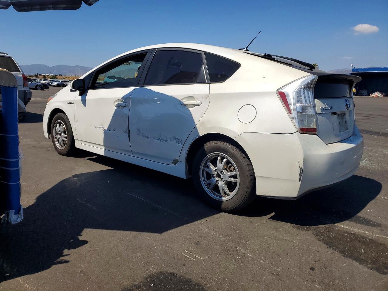 2010 TOYOTA PRIUS II — Фото 2 из 12