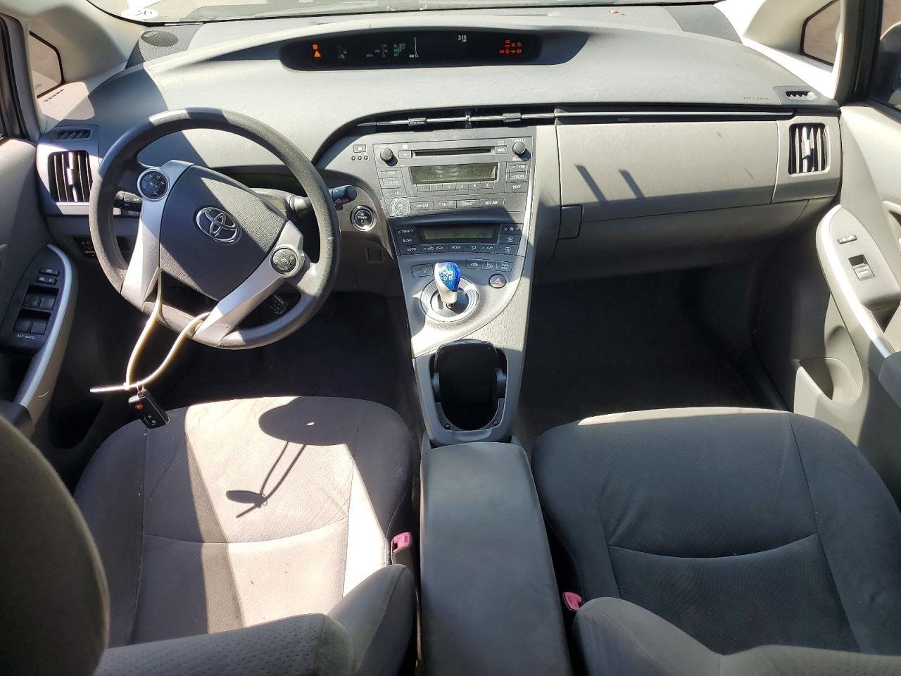 2010 TOYOTA PRIUS II — Фото 8 из 12