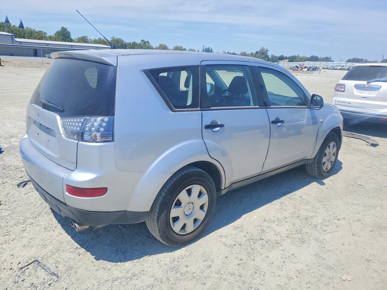 2007 MITSUBISHI OUTLANDER ES — Фото 3 из 12