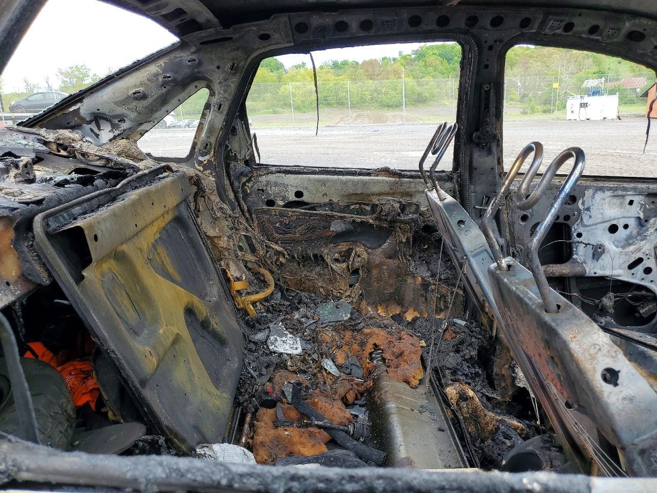 1FAFP3430YW255323 2000 FORD FOCUS photo no. 10