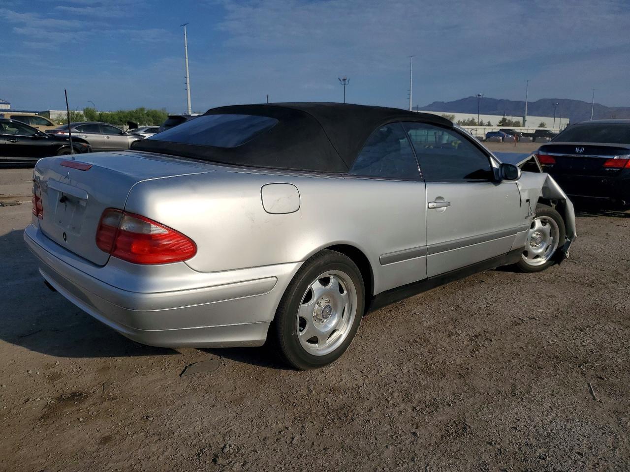 1999 MERCEDES-BENZ CLK 320 — Фото 3 из 12