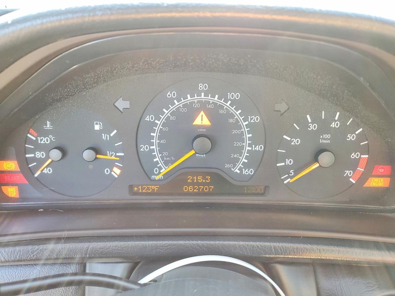 1999 MERCEDES-BENZ CLK 320 — Фото 9 из 12