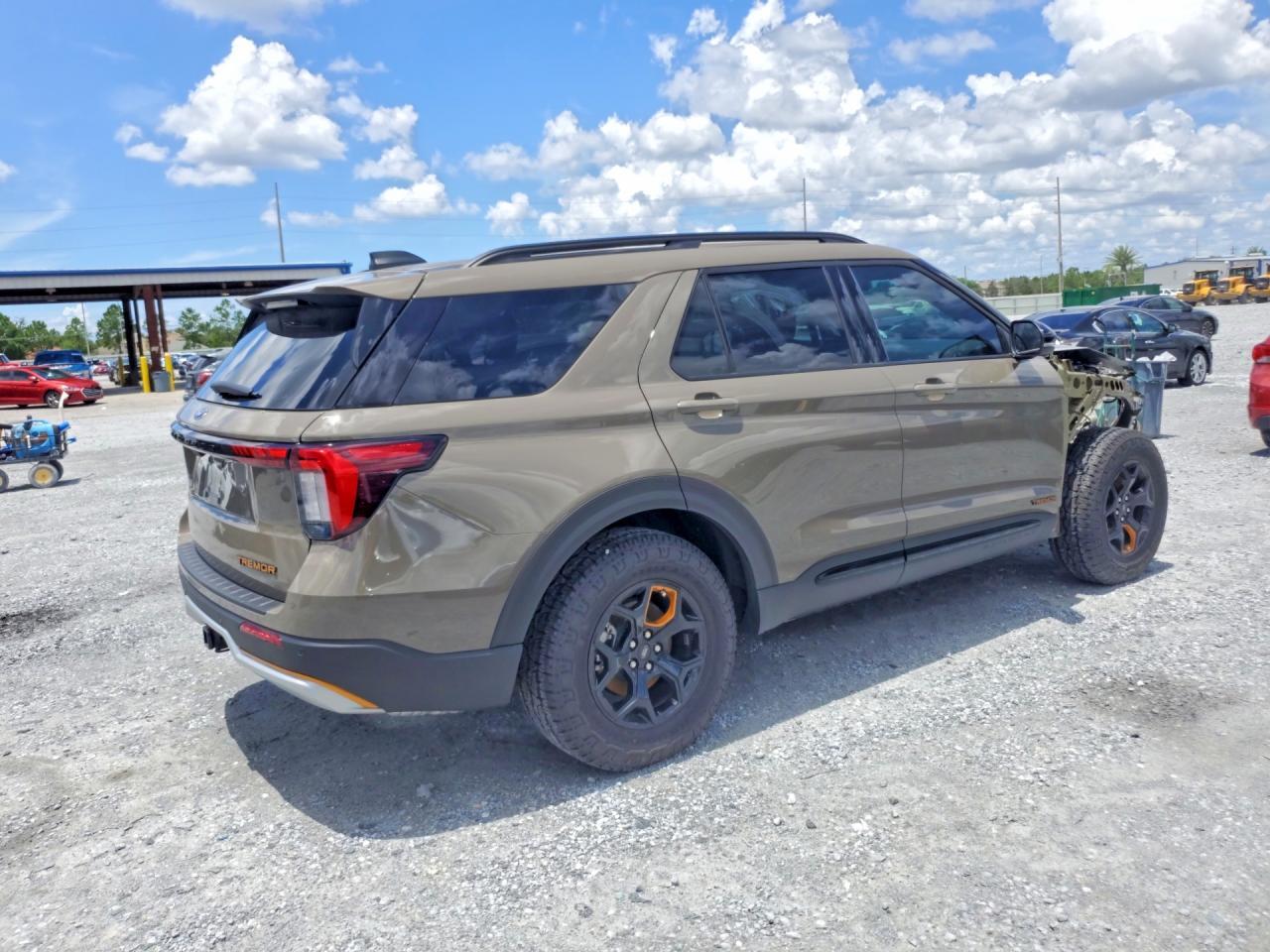 2026 FORD EXPLORER TREMOR — Фото 3 из 14