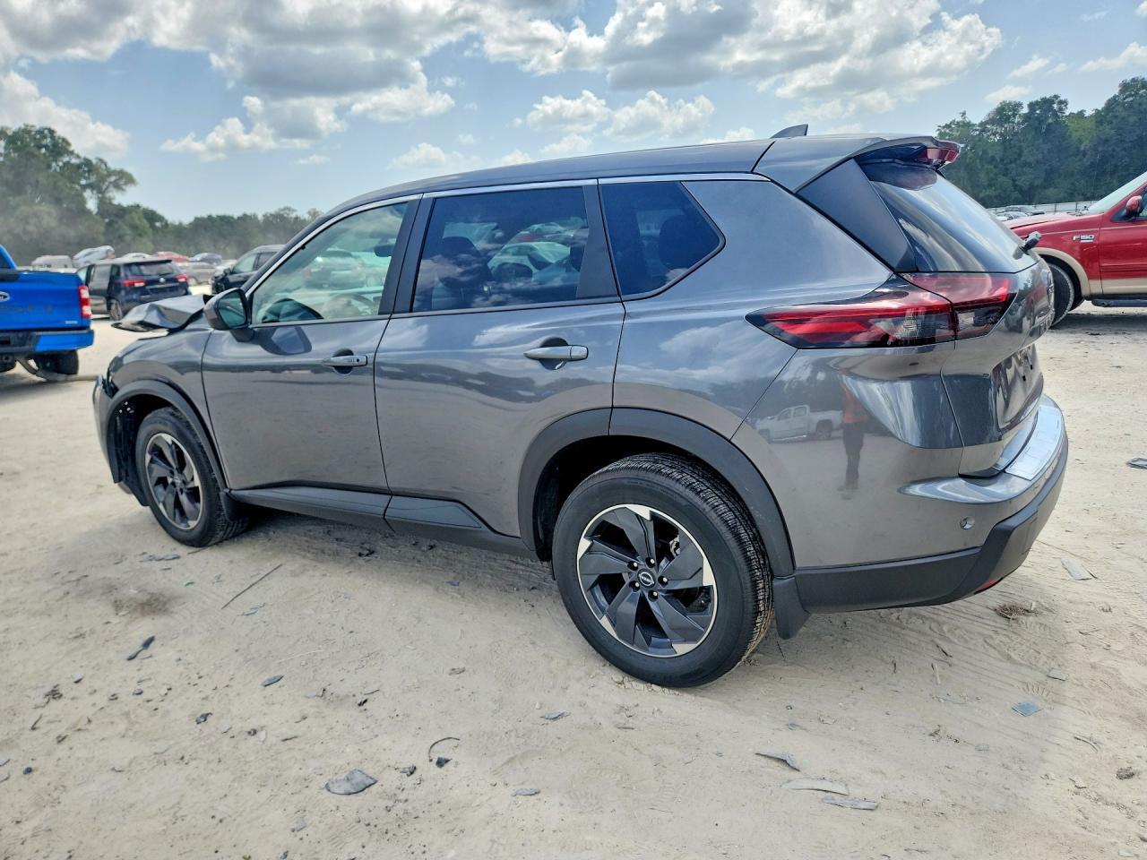 2025 NISSAN ROGUE SV — Фото 2 из 14
