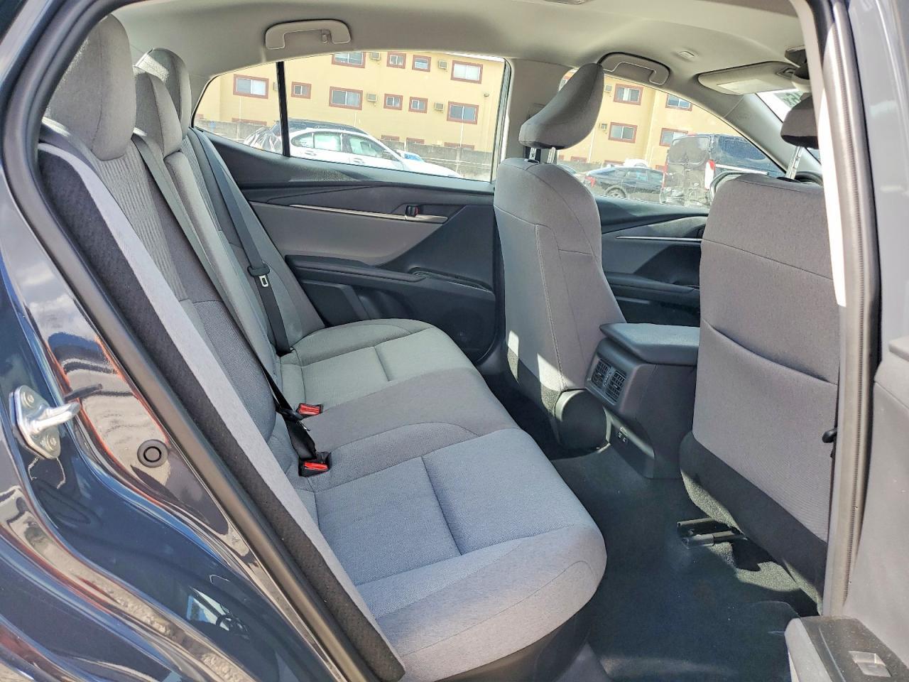 2025 TOYOTA CAMRY LE — Фото 10 из 12
