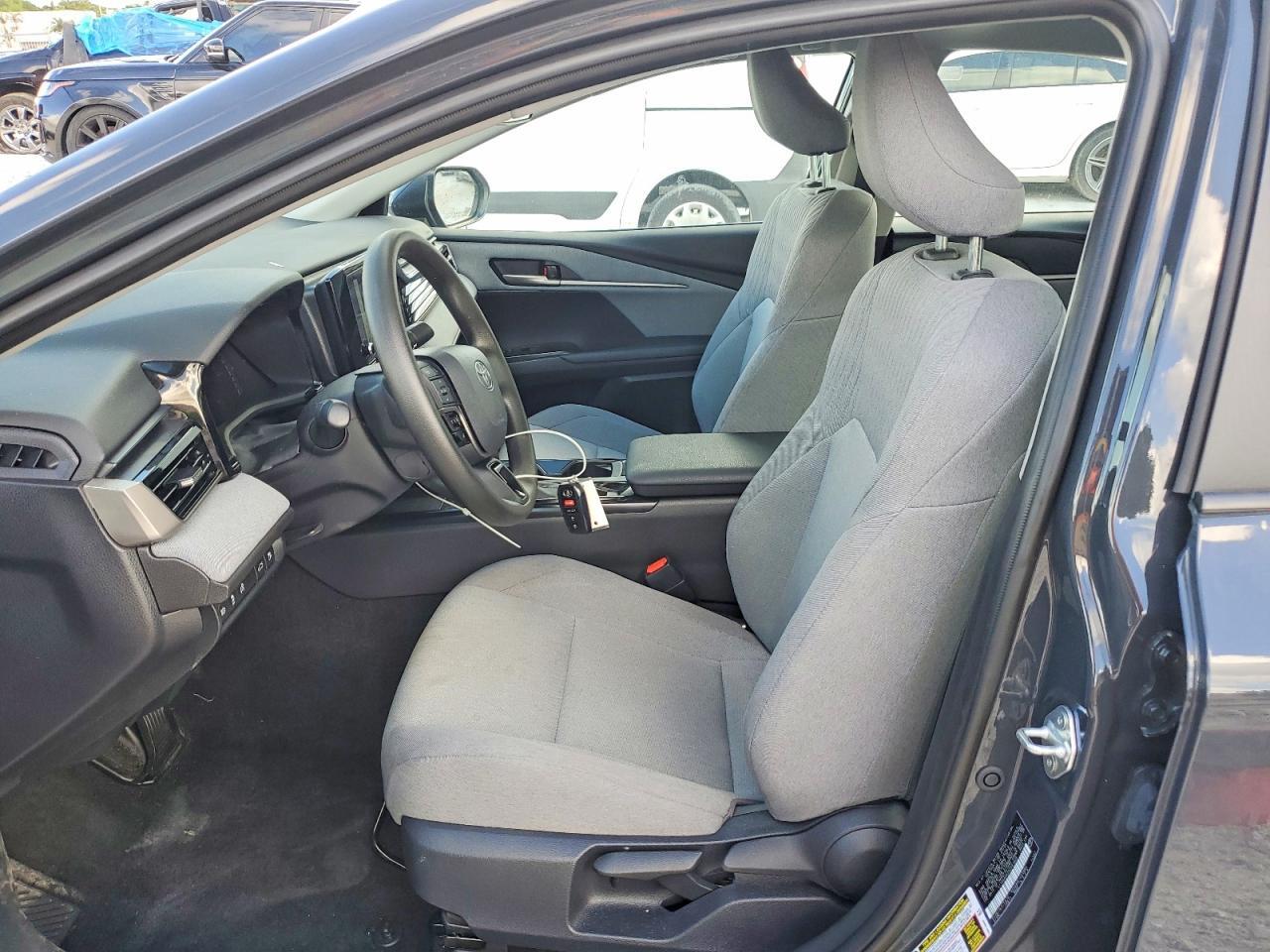 2025 TOYOTA CAMRY LE — Фото 7 из 12